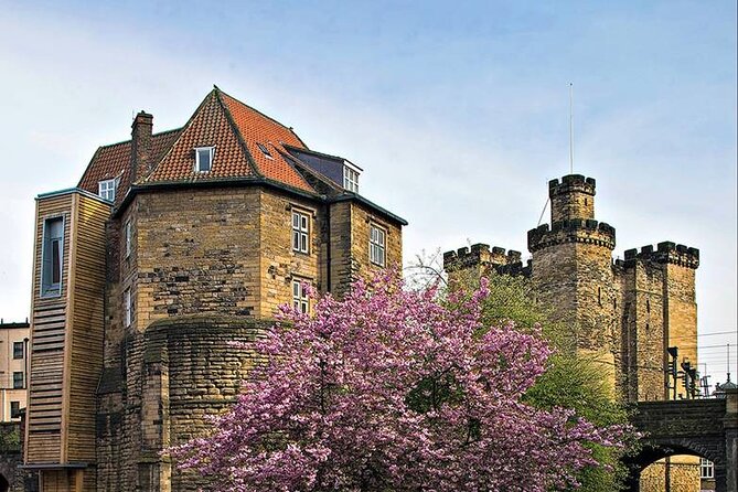 1-Hour and a Half Walking Guided Tour in Medieval Newcastle - Arriving at the Black Gate and Newcastle Castle