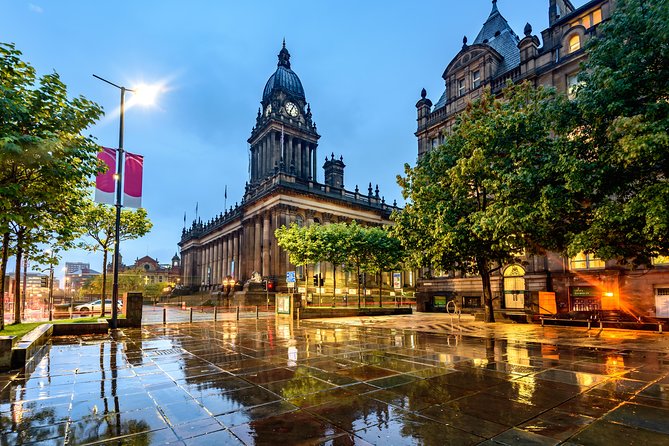 2 Hour Leeds Highlights Walking Tour - Starting at Park Square and City Square