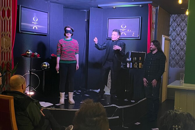 90 Minute Family Close-Up Magic and illusionism Show in Blackpool - The magic, comedy, and audience participation