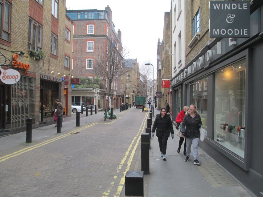 A Muggle's Guide to London: Harry Potter Walking Tour - Following the trail from Temple Underground station