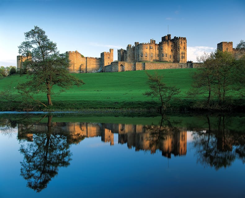 Alnwick: Alnwick Castle Ticket - Food, weather, and practical comfort