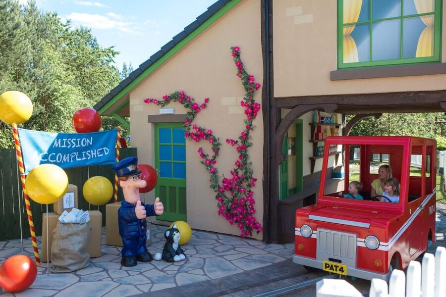 Alton Towers Resort: Entrance Ticket - My verdict: book it if the rides match your group