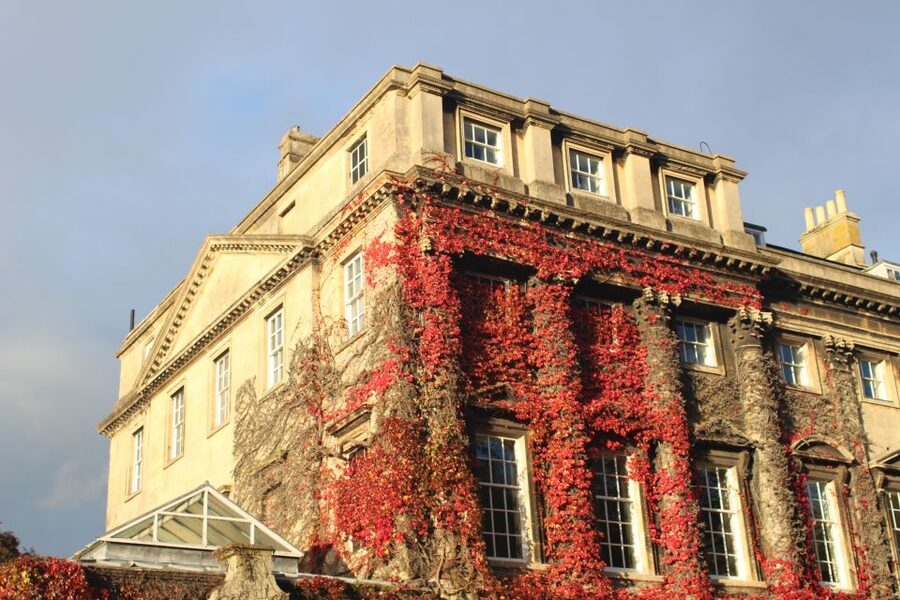 Bath: Bridgerton Filming Locations Walking Tour with Music - Lady Danbury’s mansion and the Holburne