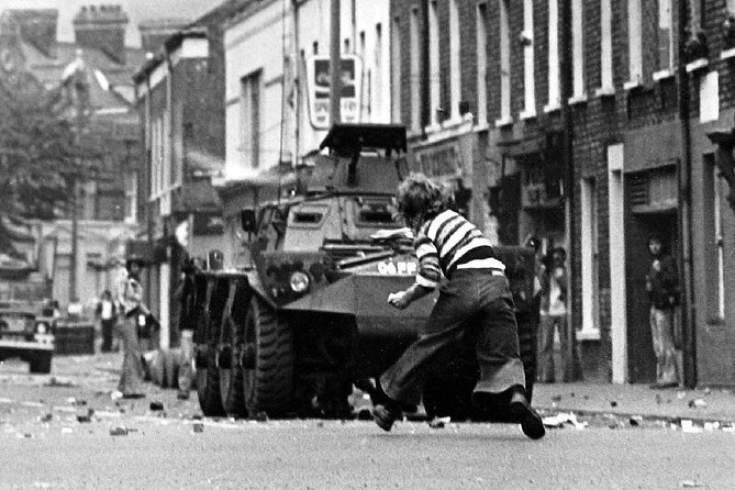 Belfast Political Tour-Conflicting Stories Walking Tour - Who should book this experience