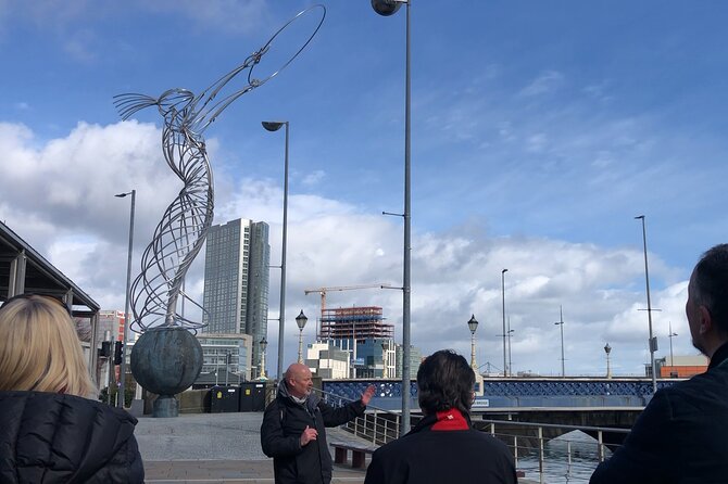 Best of Belfast Walking Tour - City Hall is the right place to begin