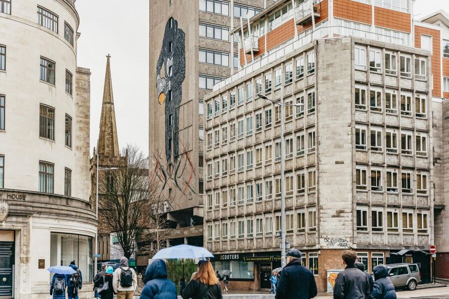 Bristol: Blackbeard to Banksy Guided Walking Tour - Queen Square and Pero’s Bridge