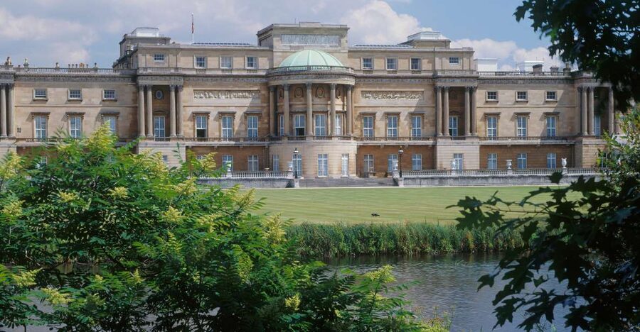 Buckingham Palace and Stonehenge Tour - Two British icons in one demanding day