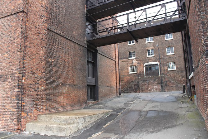 Call the Midwife Location Tour in Chatham - Getting there from London