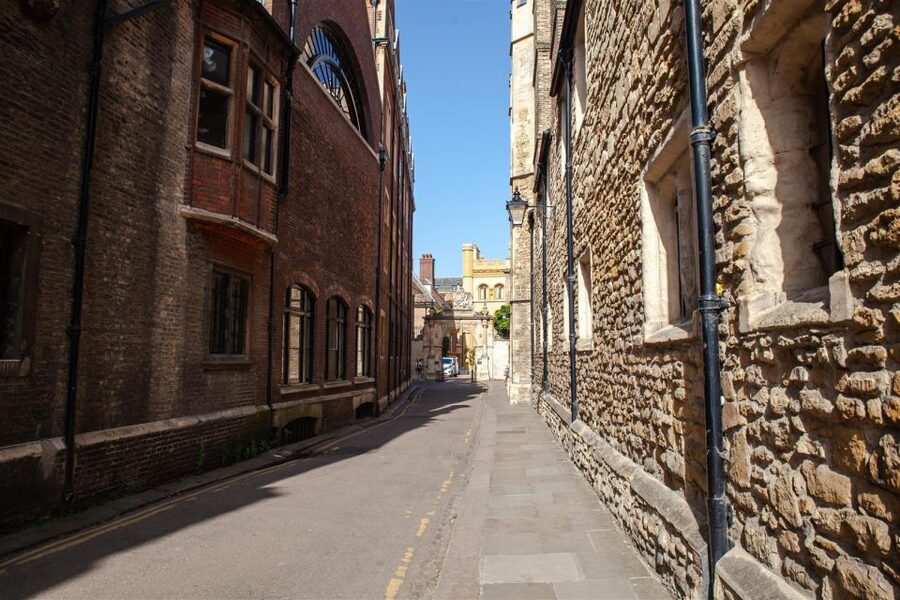 Cambridge: 2-Hour Private University Walking Tour - Starting on King’s Parade with Cambridge in miniature