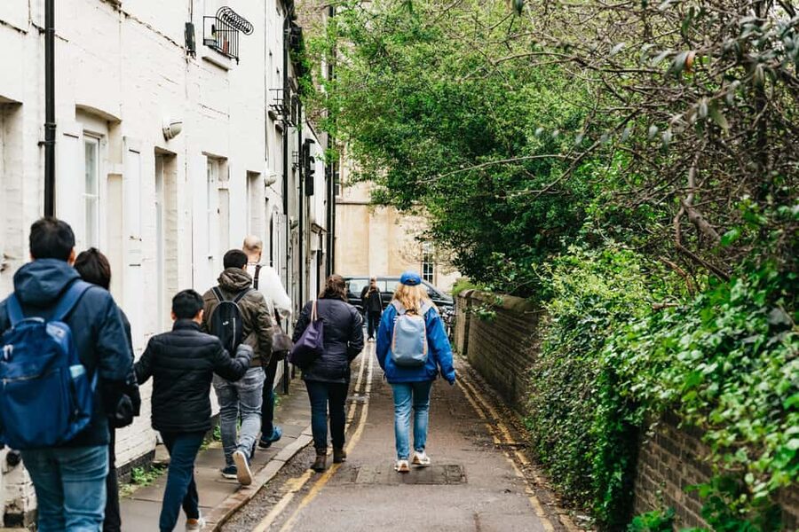 Cambridge: Alumni-Led Walking Tour w/ King's College Option - The Cavendish Laboratory and Cambridge science