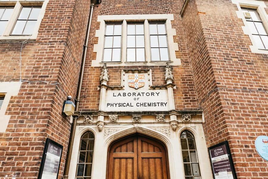 Cambridge: Alumni-Led Walking Tour w/ King's College Option - Adding Kings College Chapel