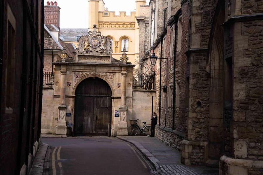 Cambridge: Ghost Tour Led by University Alumni Guide - Why Cambridge makes a good setting for ghost stories