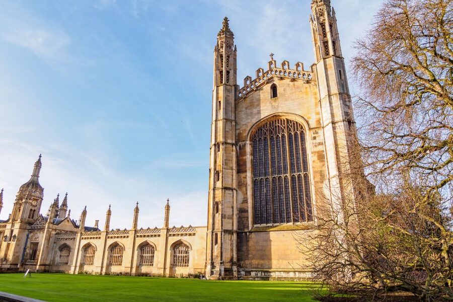 Cambridge: Guided River Cam Punting Tour - When to book, and what to expect at the landing stage