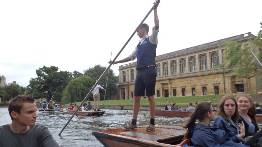 Cambridge: Punting Tour on the River Cam - Clare Bridge and the gardens along the Cam