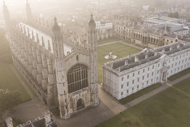 Cambridge University Walking Tour by Alumni™ Kings College Option - The College Backs and three King Henrys