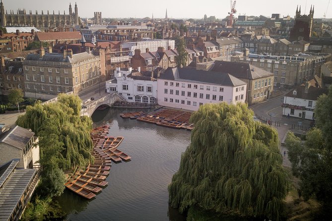 Cambridge Walking & Punting Tour by Alumni™ King’s College Option - The Backs, Trinity, St John’s, and Senate House