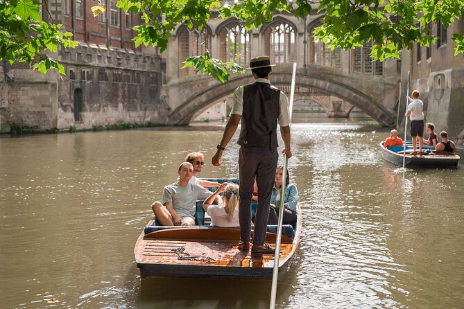 Cambridge Walking & Punting Tour by Alumni™ King’s College Option - The Corpus Clock, Eagle pub, and Cambridge science