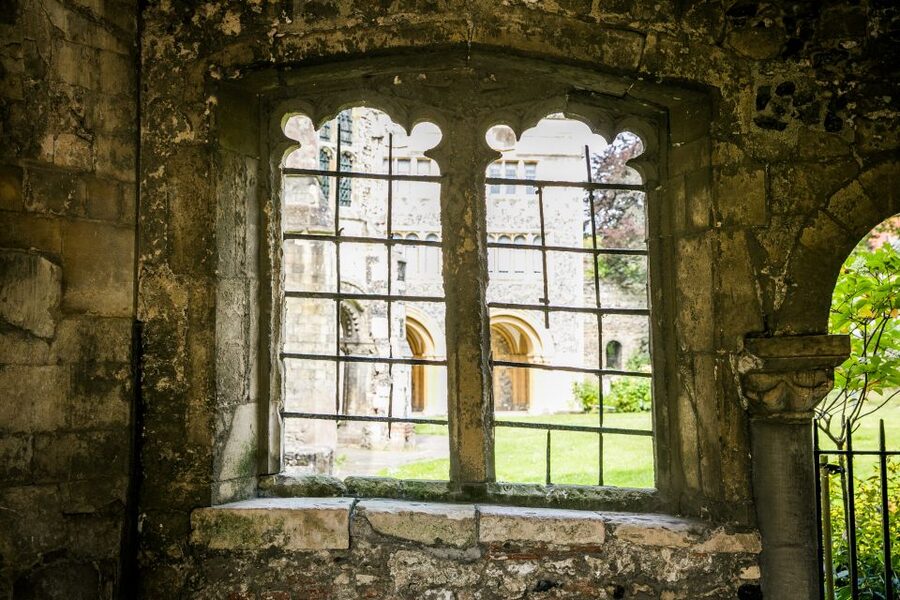 Canterbury Cathedral: Entry Ticket with Audio Guide - Chapter House and Great Cloister