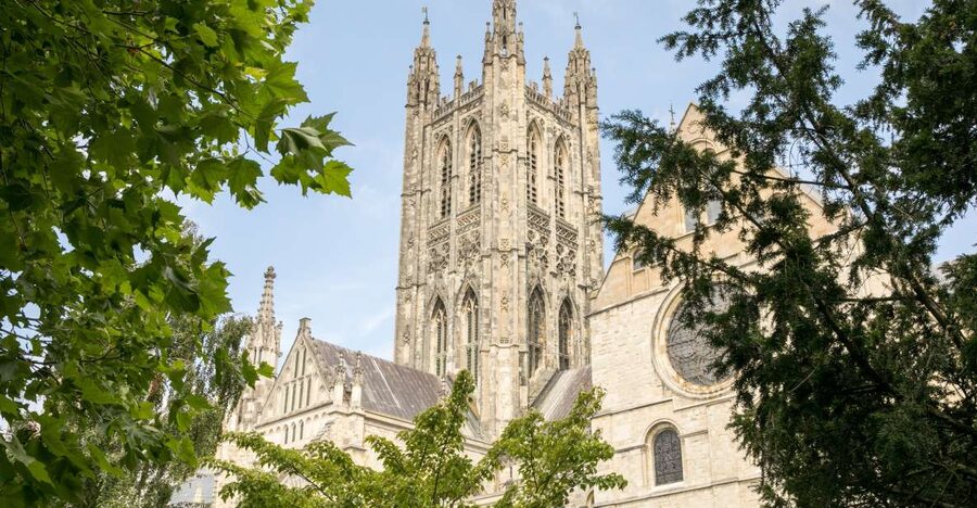 Canterbury Cathedral: Entry Ticket with Audio Guide - Beginning with the nave and the cathedral’s great story
