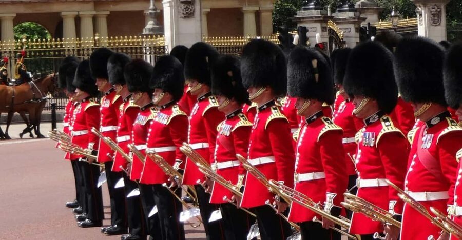 Changing of the Guard Experience in London - Key points before you book
