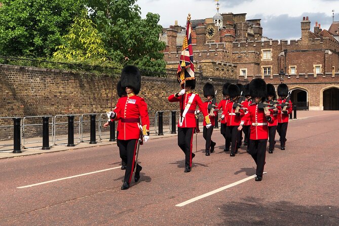 Changing of the Guard Walking Tour - St. James’s Palace and the oldest royal setting
