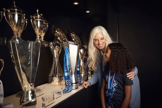 Chelsea FC Stadium Tours and Museum - Exclusive video and 360° footage along the way
