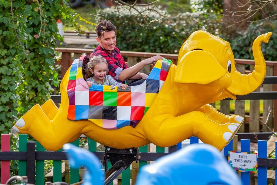 Chessington World of Adventures Resort: Entrance Ticket - Meeting lions and meerkats at Chessington Zoo