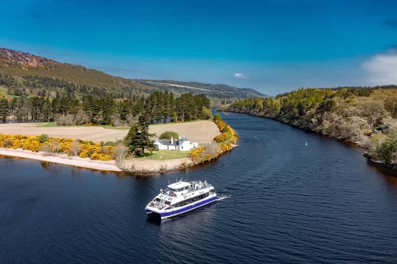 Dochgarroch: Caledonian Canal and Loch Ness 50min Cruise - What the 50-minute boat ride feels like