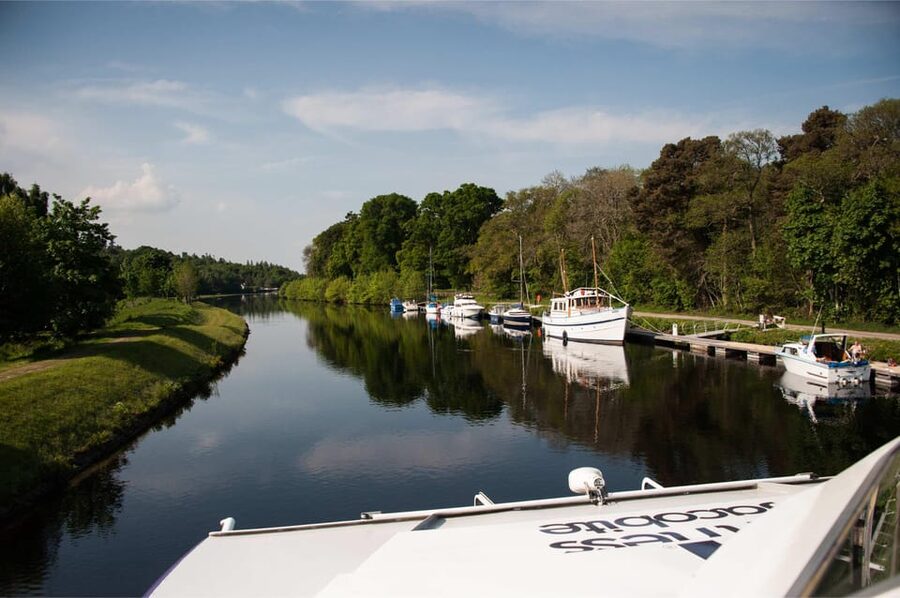 Dochgarroch: Caledonian Canal and Loch Ness 50min Cruise - Accessibility and who will enjoy it most