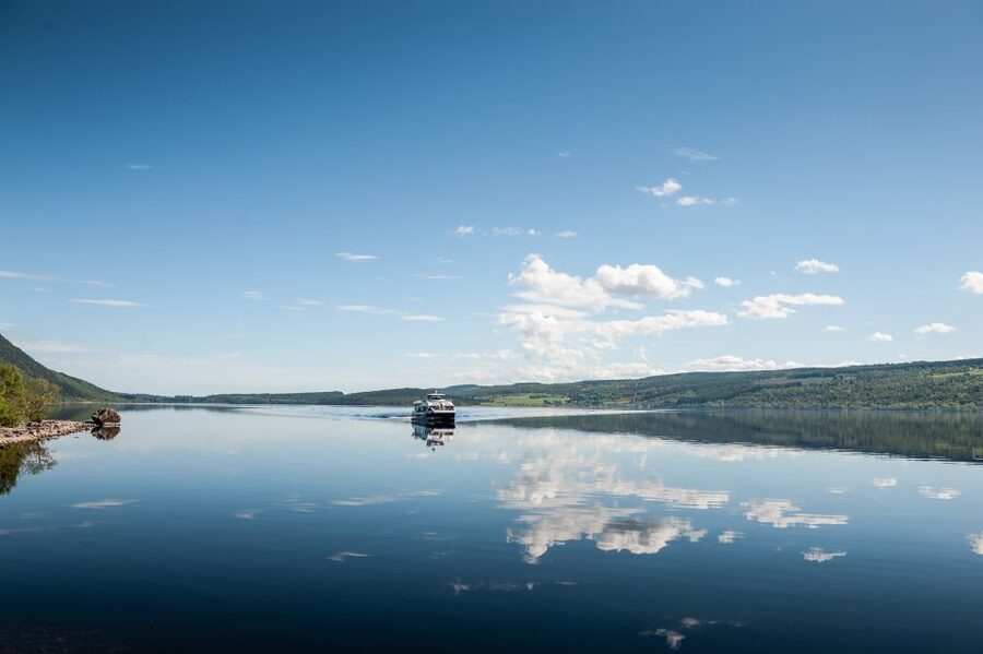 Dochgarroch: Loch Ness and Caledonian Canal 2-Hour Cruise - Booking, arrival, and cancellation details