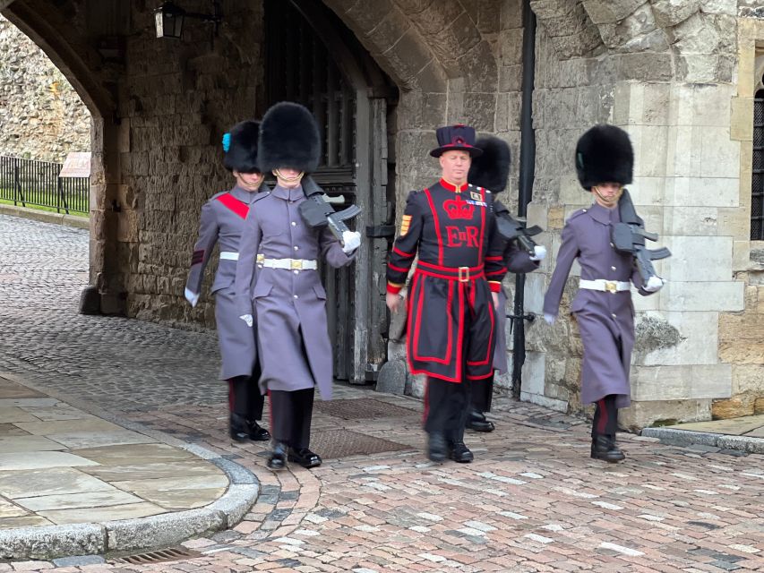 Early Access:Tower of London Opening Ceremony & Royal London - Westminster by foot, from Parliament to Buckingham Palace