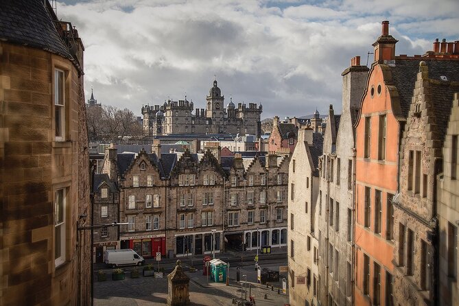 Edinburgh Castle & Royal Mile Walking Tour - Ticket Included - St. Giles’ Cathedral and the Act of Union