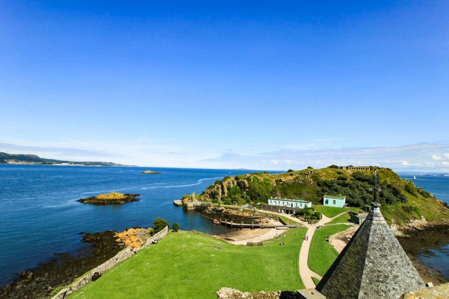 Edinburgh: 'Firth of Forth' Three Bridges Sightseeing Cruise - Commentary, crew, and the family experience