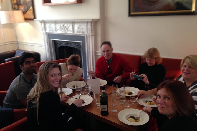 Edinburgh Food & Drink Tour with EatWalk Tours - Chambers Street and the Museum of Scotland