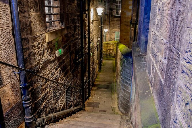 Edinburgh Ghost Tour: Mysteries, Legends and Murders - A dark introduction to Edinburgh’s Royal Mile