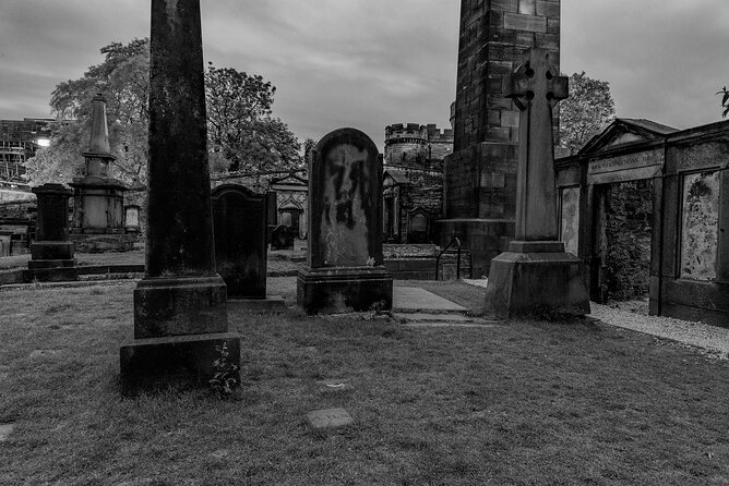 Edinburgh Ghost Tour: Mysteries, Legends and Murders - Old Calton Cemetery changes the mood