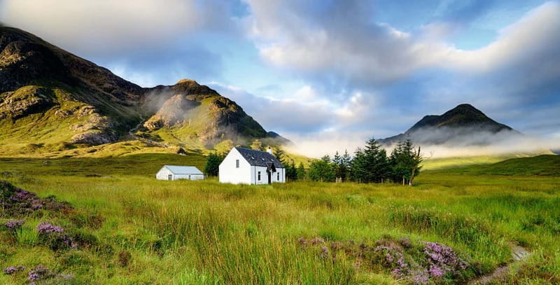 Edinburgh: Loch Ness, Inverness & Highlands Tour in Spanish - Pitlochry, the final small-town pause
