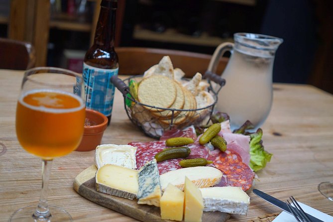 Edinburgh Luxury Private Food & Drink Tour with Eat Walk Tours - A food tour that also explains Edinburgh