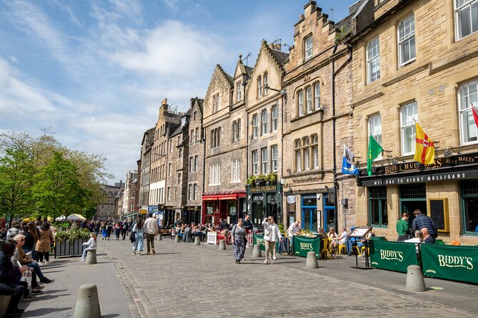 Edinburgh Old Town: Historical Guided Walking Tour - From the Old Town’s streets to Greyfriars Kirkyard