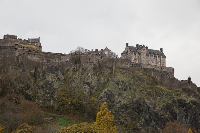 Edinburgh Skip-the-Ticket-Line Castle Walking Tour - Crown Square and the castle’s main story