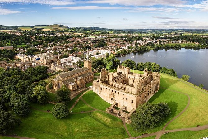 Edinburgh: The Outlander, Palaces & Jacobites Tour - The Forth Bridges: the winter alternative