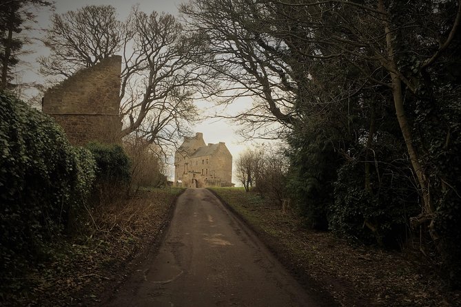 Edinburgh: The Outlander, Palaces & Jacobites Tour - Tullyies Standing Stones: a quick photo stop