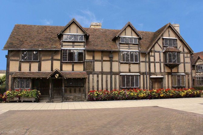 England in One Day: Stonehenge, Bath, the Cotswolds and Stratford-upon-Avon Day Trip from London - The Cotswolds from the coach window