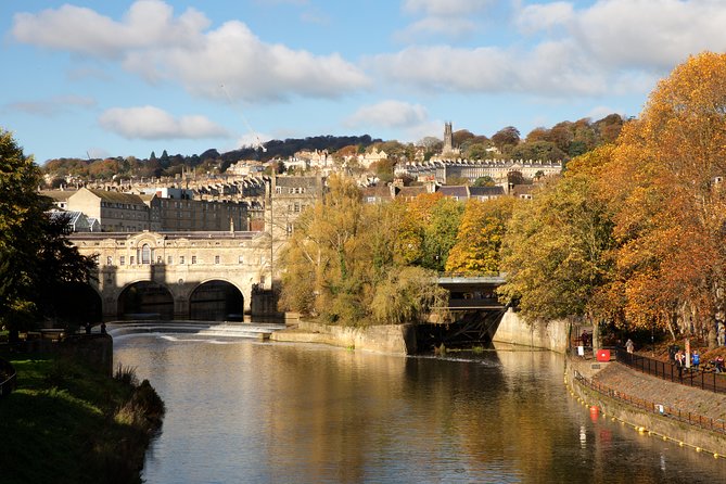 England in One Day: Stonehenge, Bath, the Cotswolds and Stratford-upon-Avon Day Trip from London - What the coach ride is really like