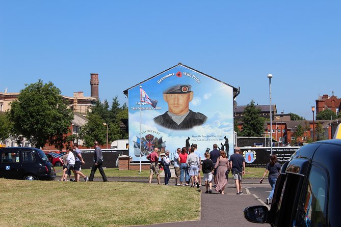Famous 1.5 hour Belfast Murals Tour - What the private van format adds