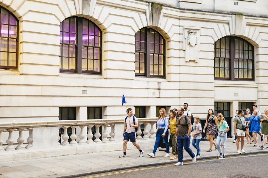 French Language: Original Harry Potter Walking Tour - Choosing the Thames boat or the Underground