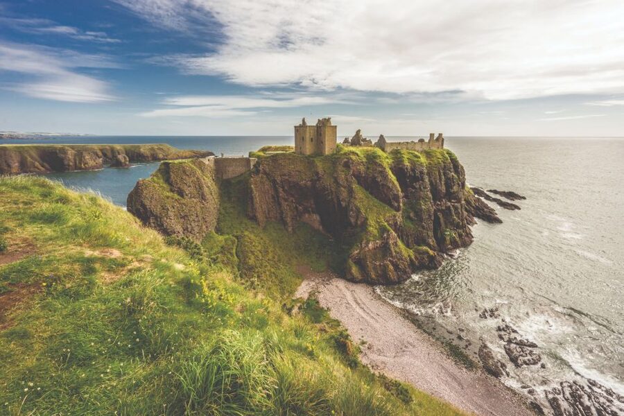 From Aberdeen: Dunnottar Castle and Cairngorms Day Trip - Dunnottar Castle and Scotland’s sea-cliff drama