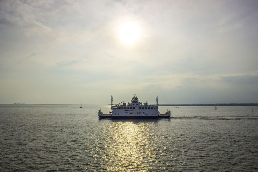 From Brighton: Isle of Wight Full-Day Trip via Portsmouth - Godshill and its thatched cottages