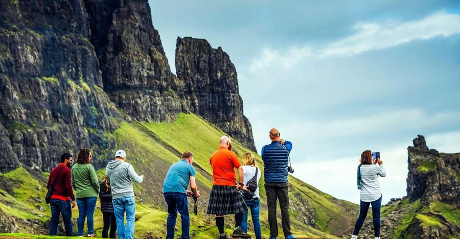 From Edinburgh: 3-Day Isle of Skye and The Highlands Tour - Glencoe: beautiful scenery with a painful past