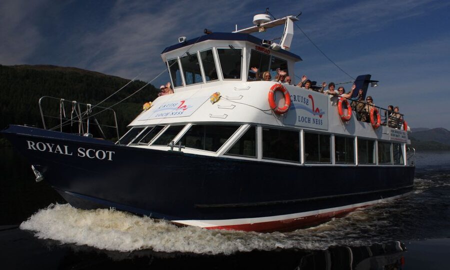 From Edinburgh: Loch Ness and Highlands Tour in Spanish - Pitlochry, the final Highland pause